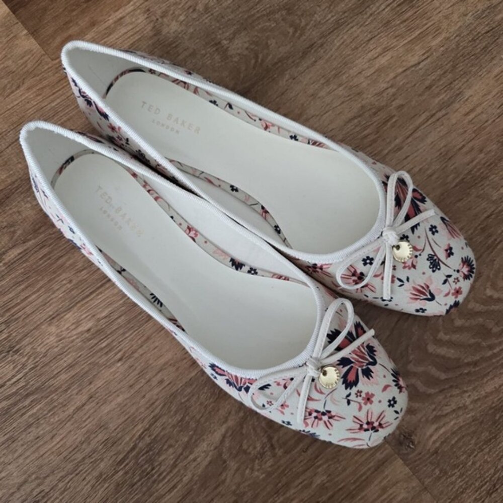 TED BAKER LONDON New Bayana Canvas‎ Floral Print Flat Size 37.5